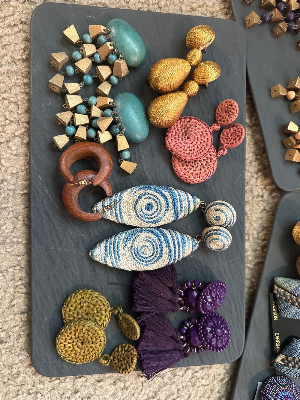 Assorted earrings/ring bundle set. - Picture 4 of 6